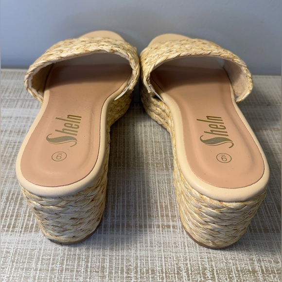 Sheln Beige Wedge Open-Toe Size 9 - Picture 8 of 11